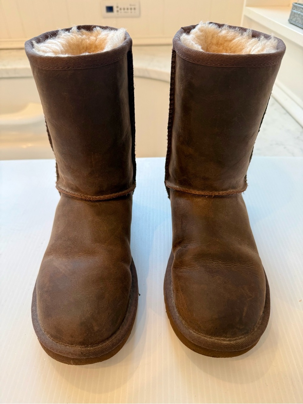 UGG Chestnut Brown Short Shearling Boot Size 6